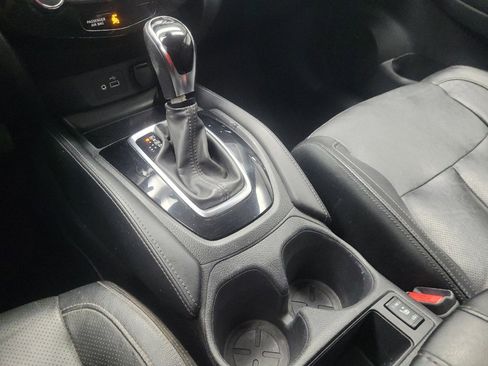 Used 2018 Nissan Rogue SL w/ Premium Package image 26