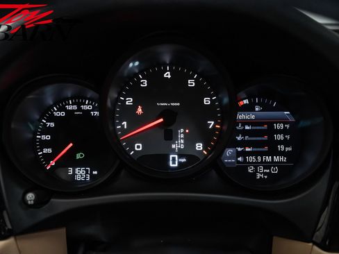 Used 2021 Porsche Macan S image 34