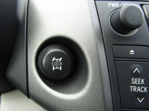 Used 2009 Toyota RAV4 Limited image 24