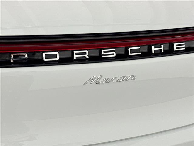 Used 2026 Porsche Macan AWD/4WD image 26