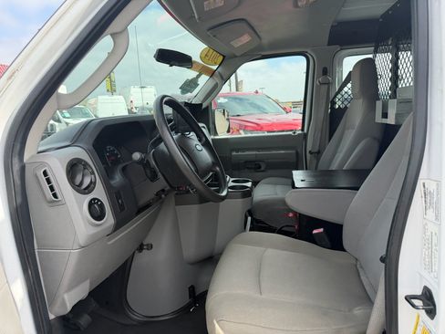 Used 2014 Ford E-150 and Econoline 150 w/ Power Group RWD image 18