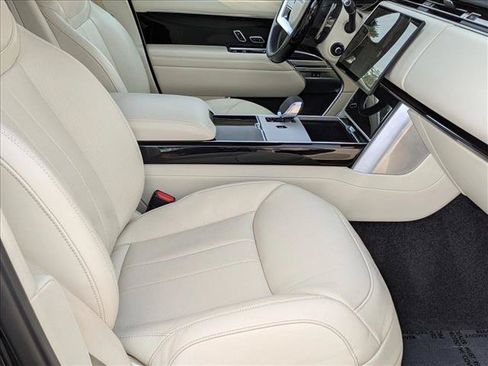 Certified 2025 Land Rover Range Rover Long Wheelbase SE AWD/4WD image 22