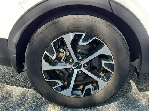 Certified 2024 Kia Sportage EX FWD image 9