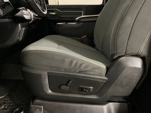 Used 2021 RAM 3500 Big Horn w/ Level 2 Equipment Group AWD/4WD image 29