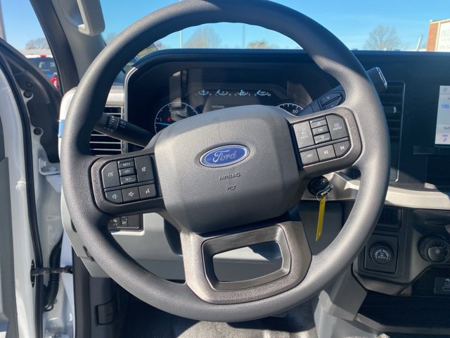 New 2025 Ford F250 XL RWD image 15