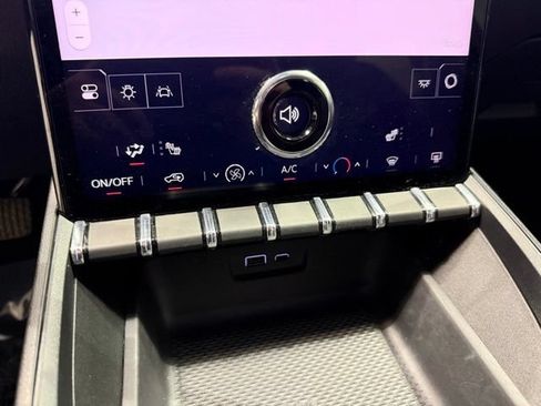 Certified 2025 GMC Terrain Elevation AWD/4WD image 19