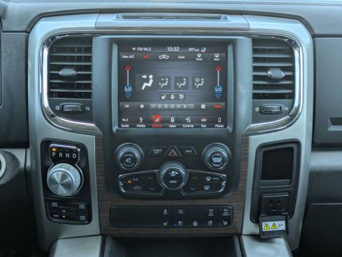 Used 2018 RAM 1500 Laramie w/ Convenience Group AWD/4WD image 16
