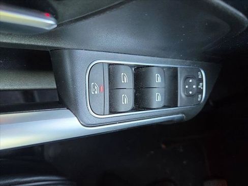 Certified 2020 Mercedes-Benz GLB 250 image 10