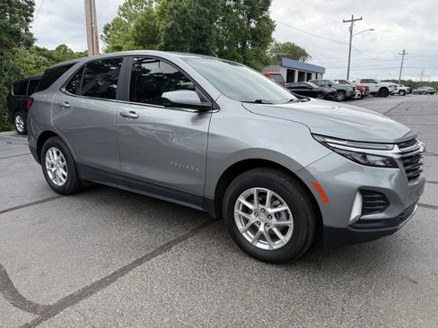 Used 2023 Chevrolet Equinox LT w/ Driver Convenience Package AWD/4WD image 5