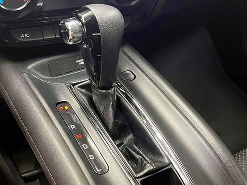 Used 2022 Honda HR-V LX image 27