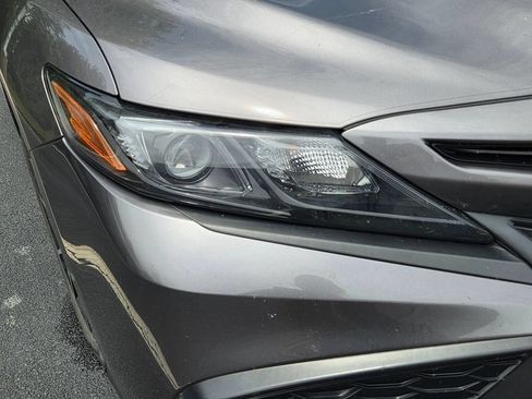 Used 2021 Toyota Camry SE FWD image 9