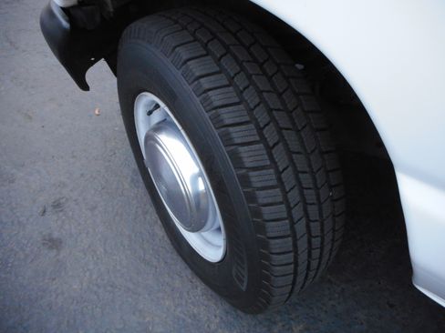 Used 2002 Ford E-350 and Econoline 350 XL image 13