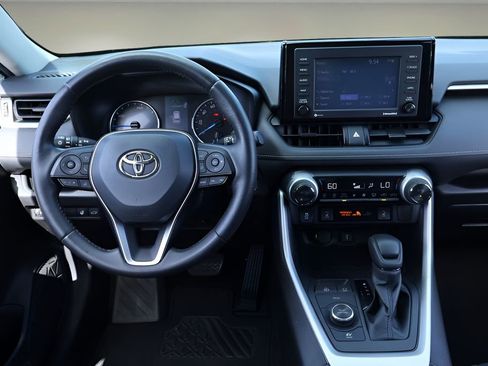 Certified 2021 Toyota RAV4 XLE w/ Convenience Package AWD/4WD image 17