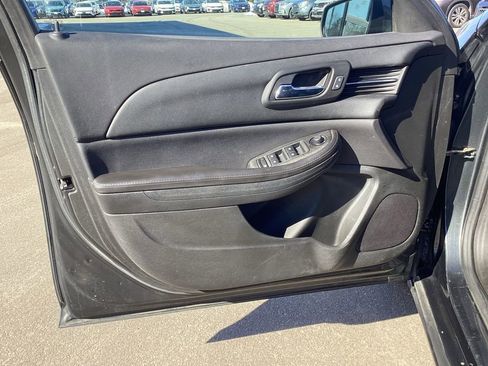 Used 2015 Chevrolet Malibu LT image 9