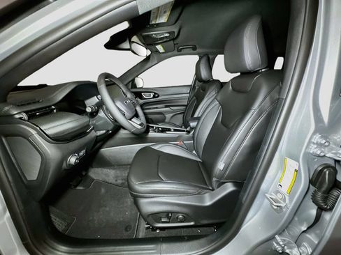 New 2026 Jeep Compass Limited AWD/4WD image 15