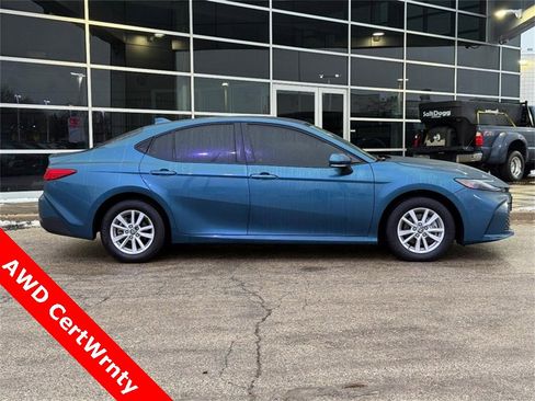 Used 2025 Toyota Camry LE w/ Convenience Package image 2