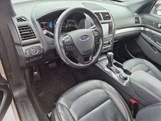 Certified 2018 Ford Explorer XLT w/ Equipment Group 202A AWD/4WD image 10