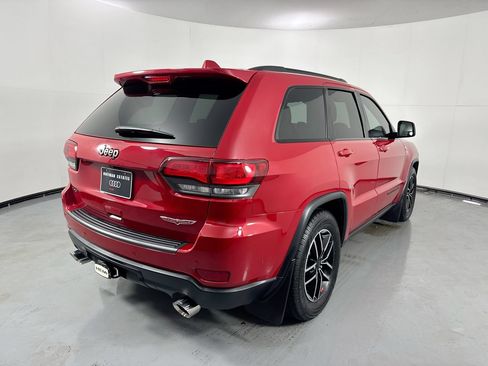 Used 2019 Jeep Grand Cherokee Trailhawk w/ Trailhawk Luxury Group AWD/4WD image 33