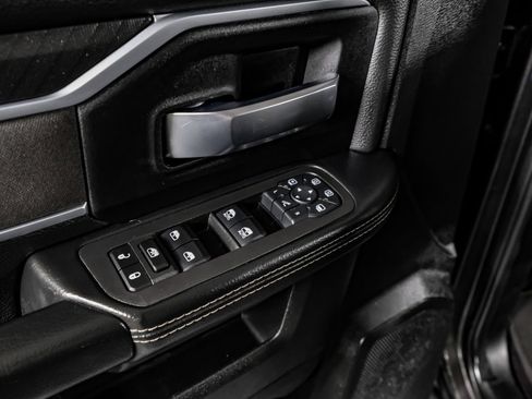 Used 2025 RAM 2500 Big Horn AWD/4WD image 34