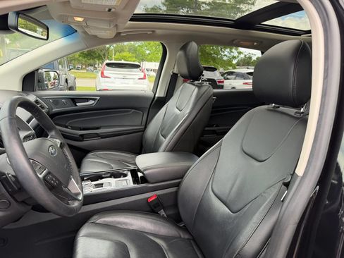 Used 2019 Ford Edge Titanium w/ Cold Weather Package AWD/4WD image 14