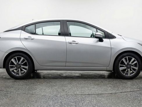 Used 2025 Nissan Versa SV FWD image 8