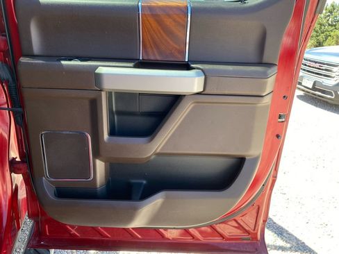 Used 2018 Ford F150 King Ranch w/ Equipment Group 601A Luxury AWD/4WD image 32