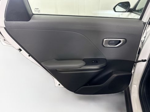 Used 2025 Kia K4 FWD image 25
