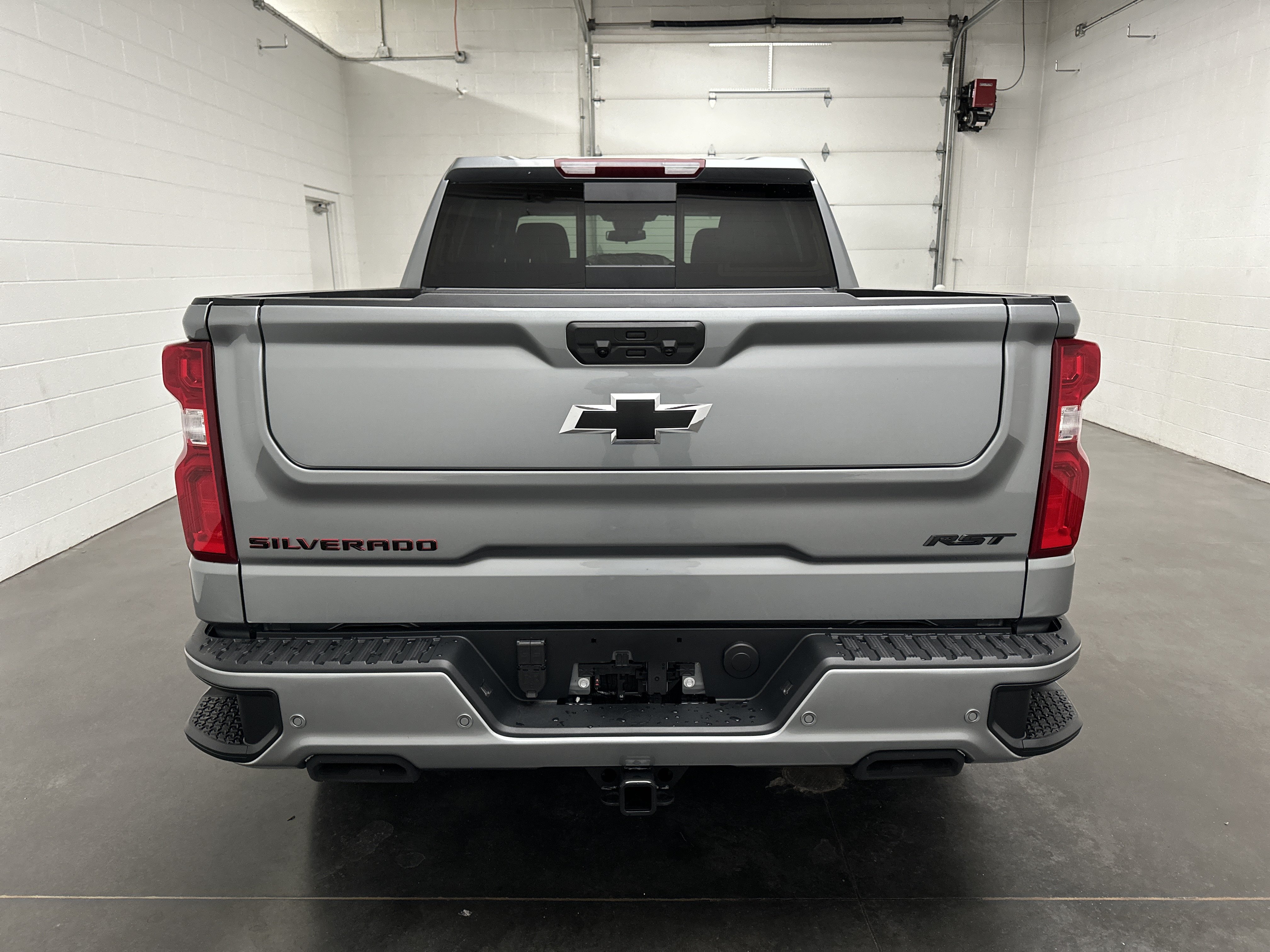 New 2026 Chevrolet Silverado 1500 RST w/ Redline Edition AWD/4WD image 10