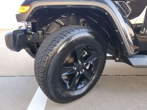 Used 2021 Jeep Wrangler Unlimited Sahara image 32