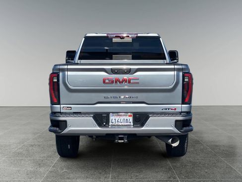 Used 2024 GMC Sierra 2500 AT4 w/ AT4 Premium Plus Package AWD/4WD image 4