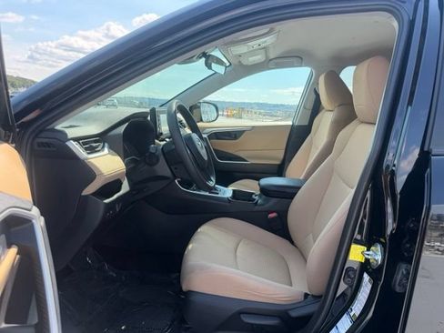Used 2019 Toyota RAV4 LE w/ All Weather Liner Package AWD/4WD image 10