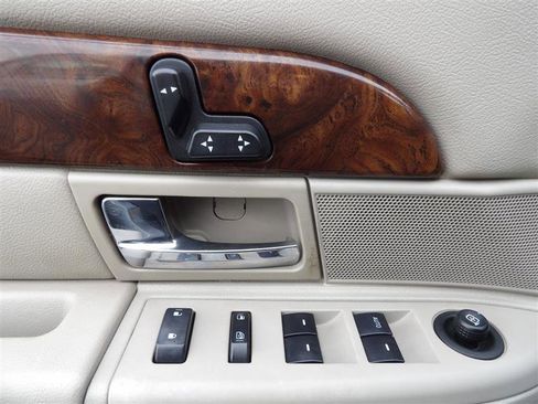 Used 2009 Mercury Grand Marquis LS image 22