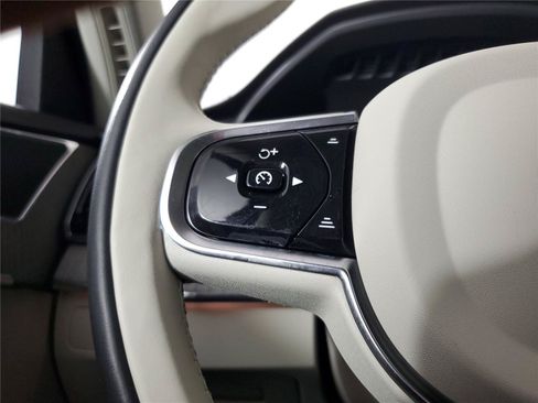 Certified 2025 Volvo XC90 B6 Plus AWD/4WD image 25