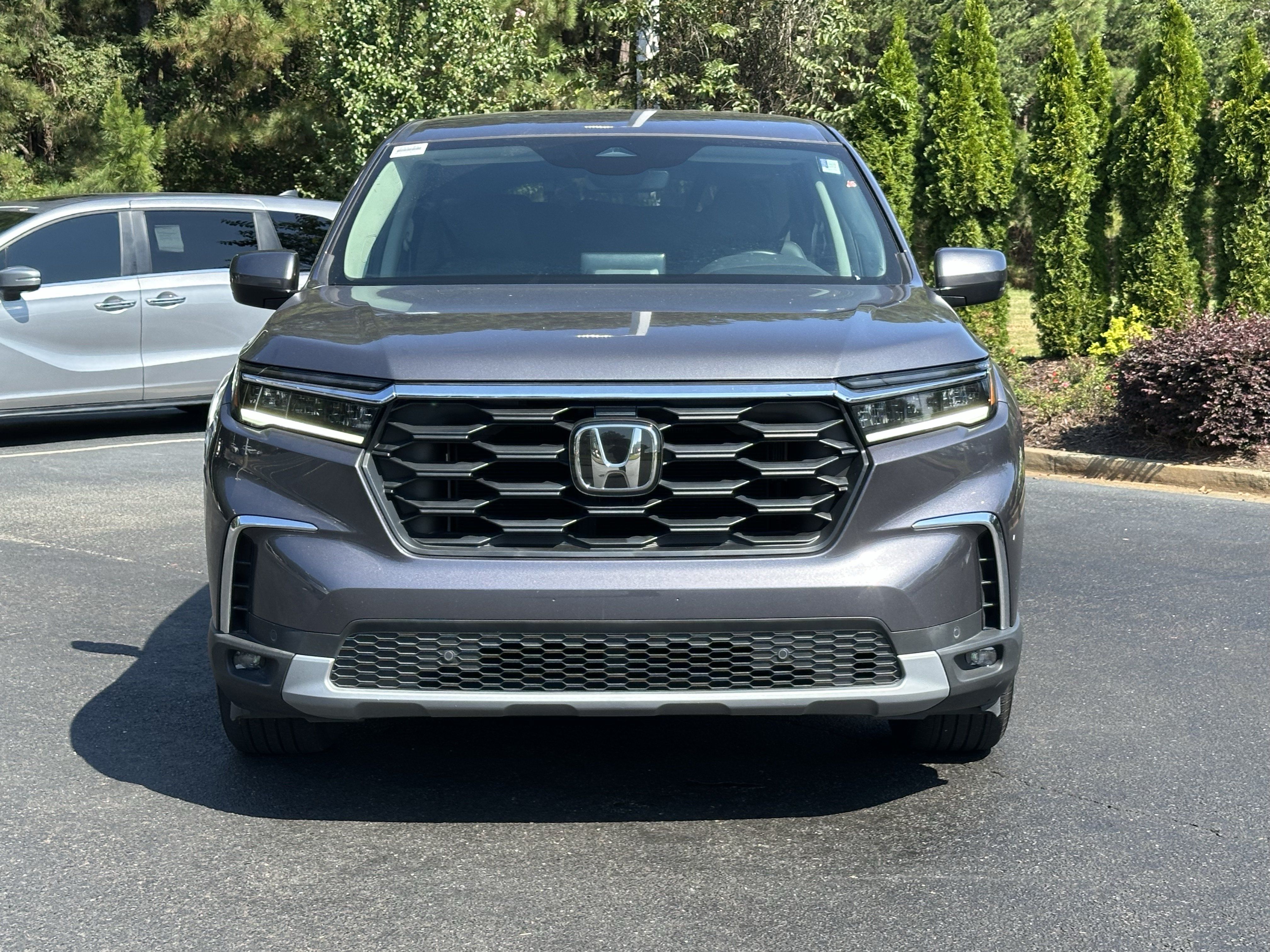 Used 2025 Honda Pilot EX-L image 3