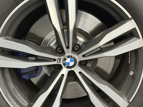 Used 2021 BMW X7 M50i w/ Dynamic Handling Package image 20