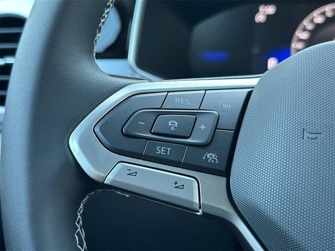 New 2025 Volkswagen Taos SE image 16