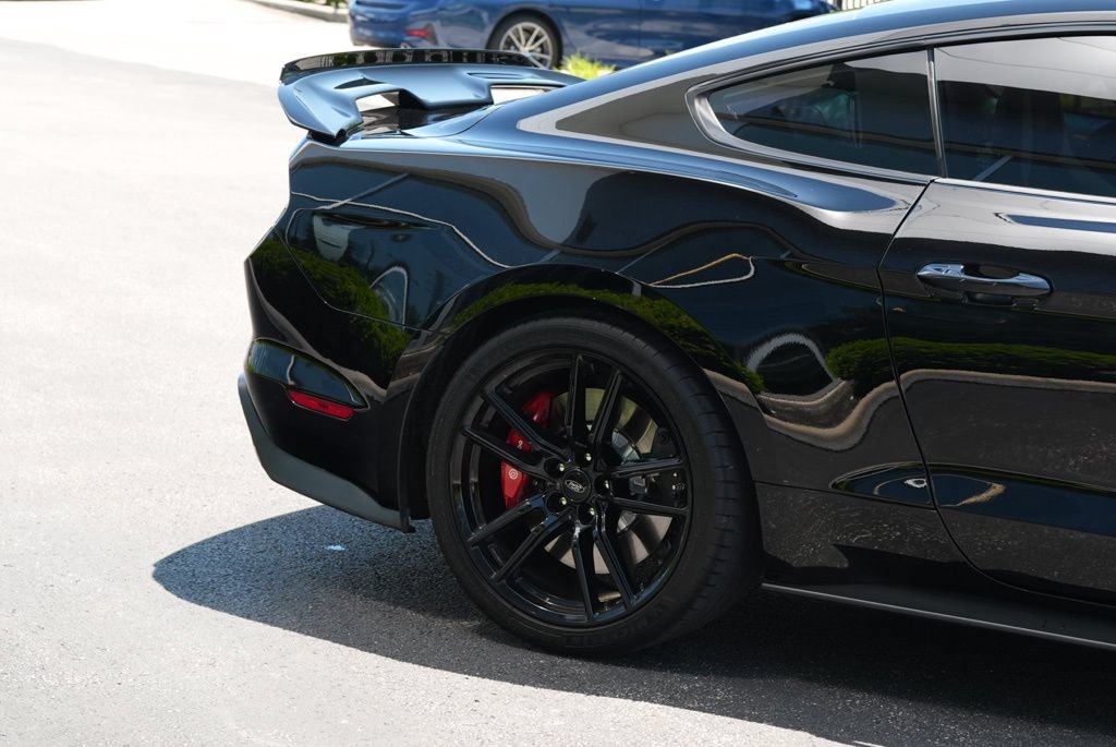 Used 2022 Ford Mustang Shelby GT500 w/ Technology Package RWD image 21