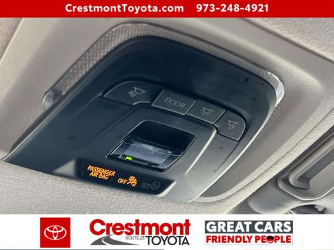 Used 2023 Toyota Corolla Cross LE image 11