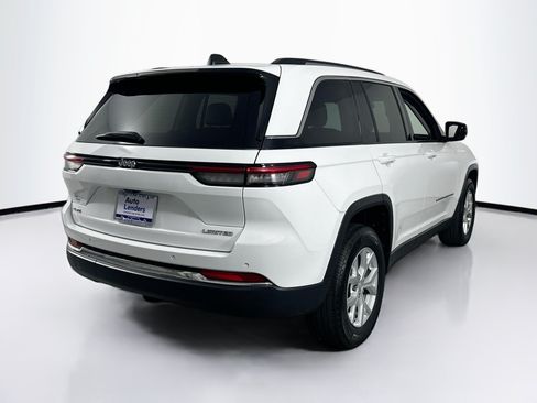 Used 2023 Jeep Grand Cherokee Limited w/ Trailer Tow Prep Group (B) AWD/4WD image 5