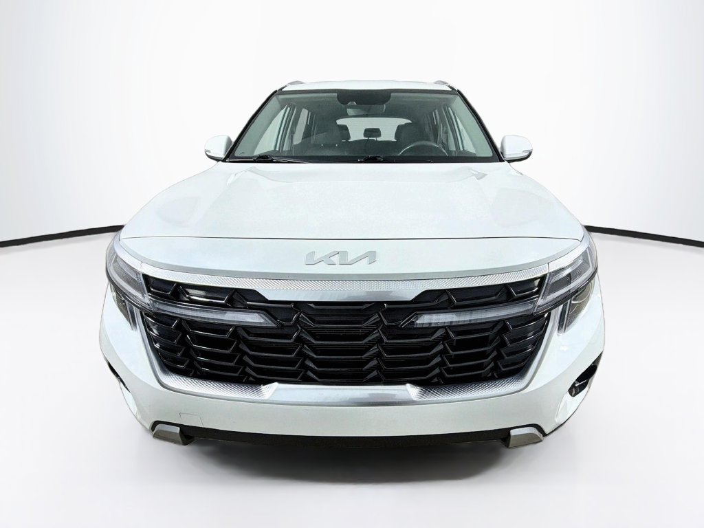 Certified 2024 Kia Seltos EX AWD/4WD image 2
