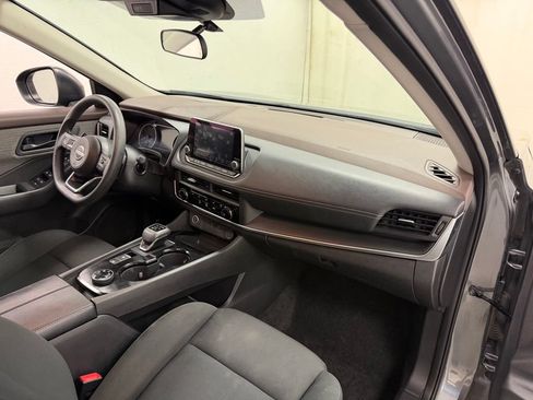 Used 2023 Nissan Rogue S AWD/4WD image 12