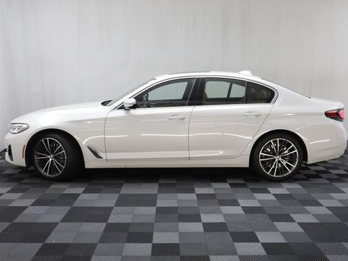 Used 2023 BMW 530i xDrive w/ Premium Package AWD/4WD image 4