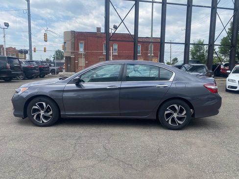 Used 2017 Honda Accord LX image 12