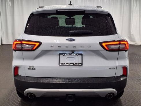 Certified 2025 Ford Escape SE w/ Class II Trailer Tow Package image 25