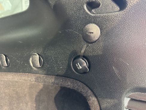 Used 2018 Jeep Grand Cherokee Laredo image 14