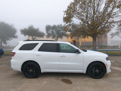 Used 2024 Dodge Durango GT image 2