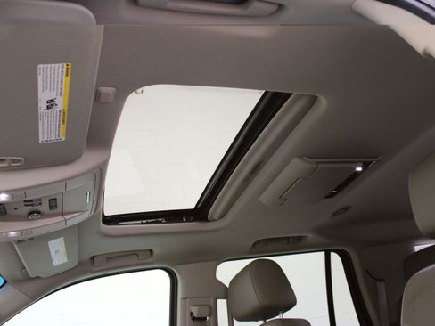 Used 2015 Chevrolet Tahoe LTZ RWD image 30