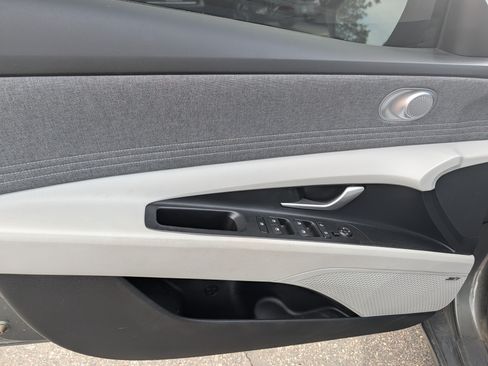 Certified 2024 Hyundai Elantra Limited FWD image 12