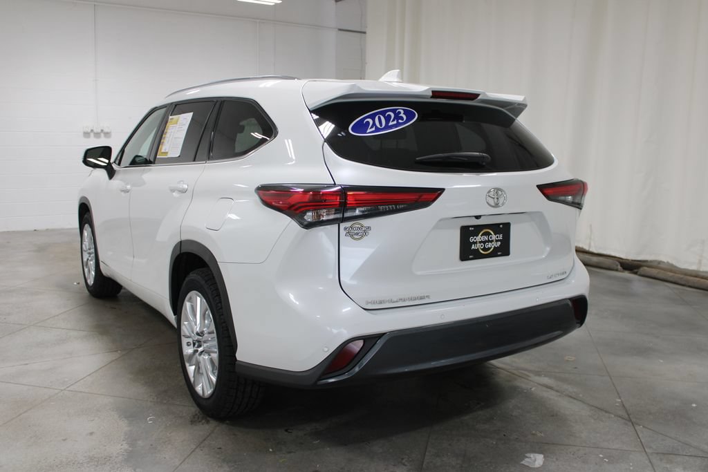 Used 2023 Toyota Highlander Limited FWD image 7