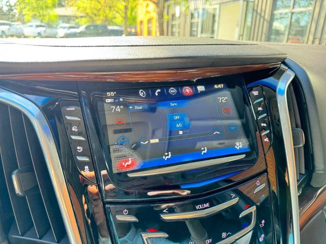 Used 2019 Cadillac Escalade ESV Premium Luxury AWD/4WD image 19